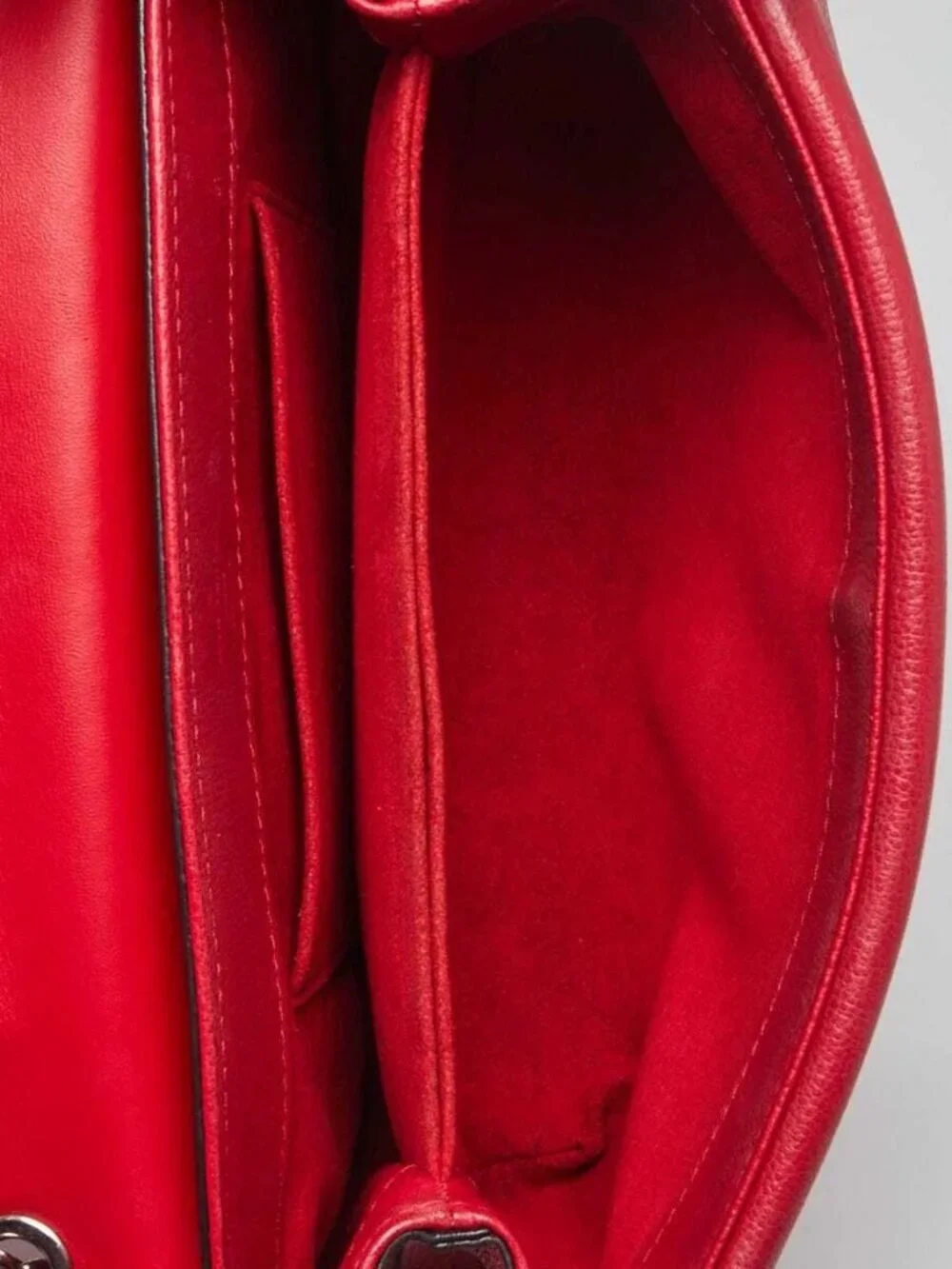 Louis Vuitton Rubis Monogram Leather Very Chain Bag
